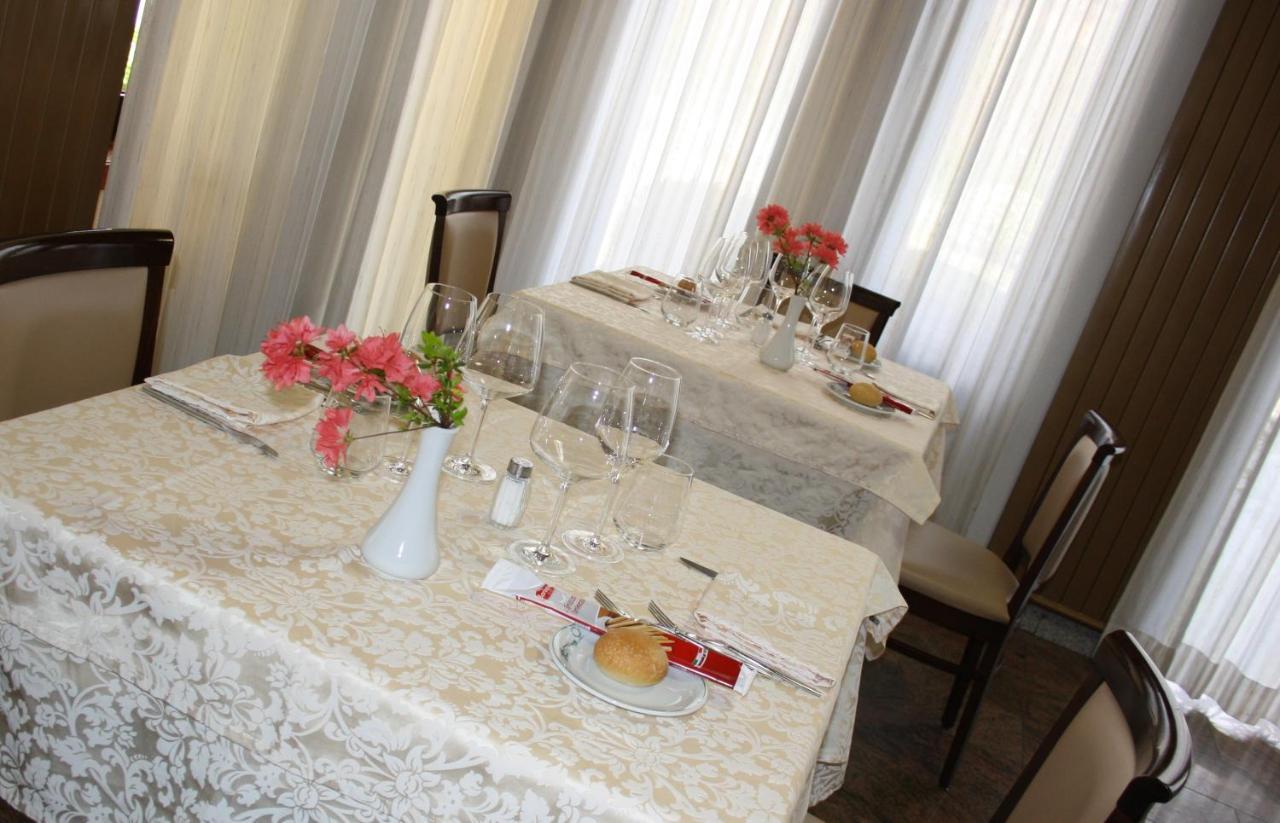 Hotel Ristorante Cicin Casale Corte Cerro